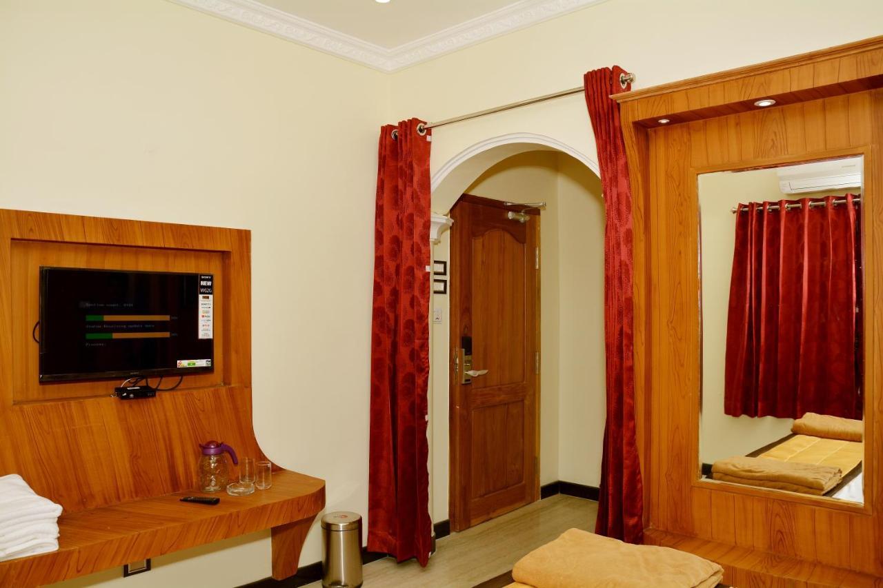 Anandha Grand Lodge Thiruchendur Exterior photo